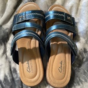 Women’s Clark’s Blue Sandals Size 9m!